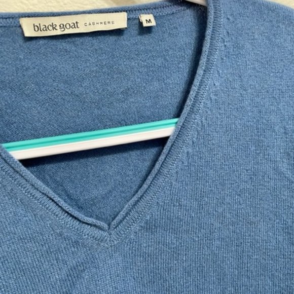 Cashmere sweater M V Neck NWOT Goat Blue lightweight washable sustainable fibre - Picture 4 of 8